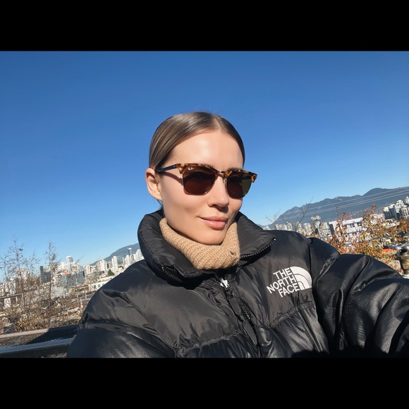 Meet your Posher, Denim&Silk - Picture 3 of 14